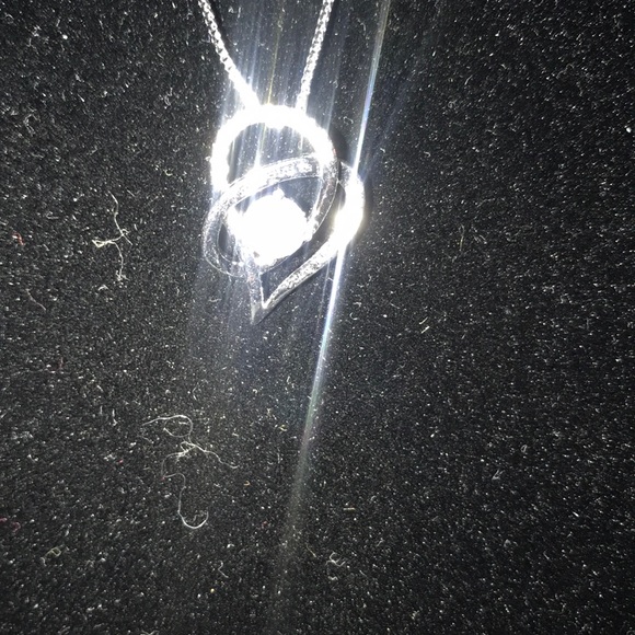 New sterling silver heart necklace beautiful - Picture 3 of 4